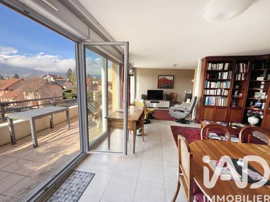 Appartement à vendre 598 000 € 4 pièces 3 chambres 126 m² Étage 3/6 Ouest Saint-Genis-Pouilly 01630