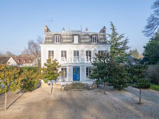 Maison à vendre 1 990 000 € 4 pièces 8 chambres 480 m² 21 953 m² de terrain Soisy-sur-Seine 91450