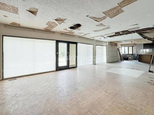 Local commercial à vendre 112 000 € 650 m² de surface de vente Saint-Vougay 29440