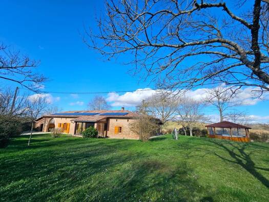 Maison à vendre 678 000 € 6 pièces 5 chambres 251,7 m² 3 814 m² de terrain Flourens 31130