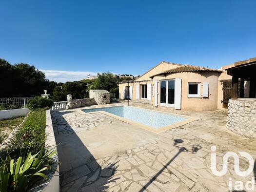 Maison de plain-pied à vendre 499 000 € 5 pièces 4 chambres 141 m² 643 m² de terrain Avenue de Marseille-Liourat Vitrolles 13127