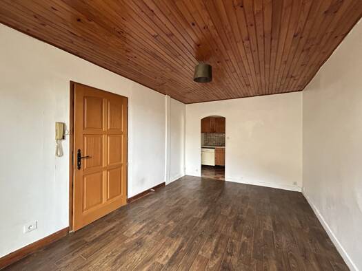 Appartement à louer 550 € 3 pièces 2 chambres 41 m² RDC/2 Yzeron 69510