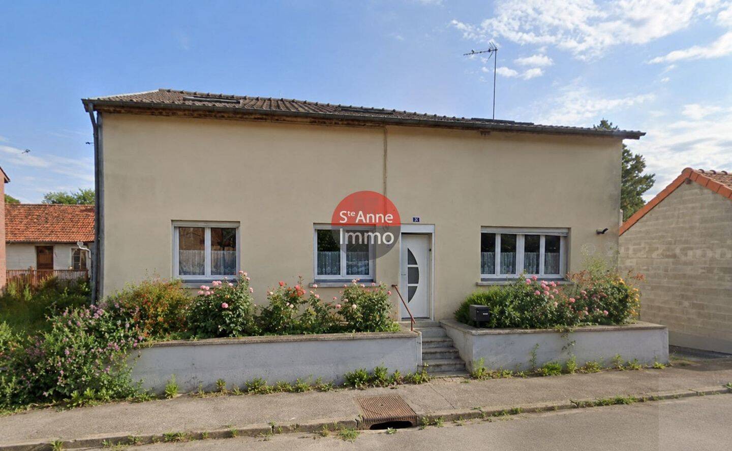 Maison 12 pièces 240 m² · à Vaux-en-Amiénois · 240 m² · 171 000 €