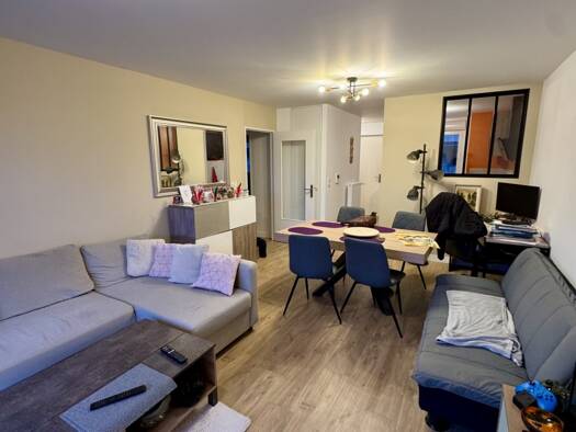 Appartement à vendre 260 000 € 3 pièces 2 chambres 64 m² Étage 1/4 Vezin-le-Coquet 35132