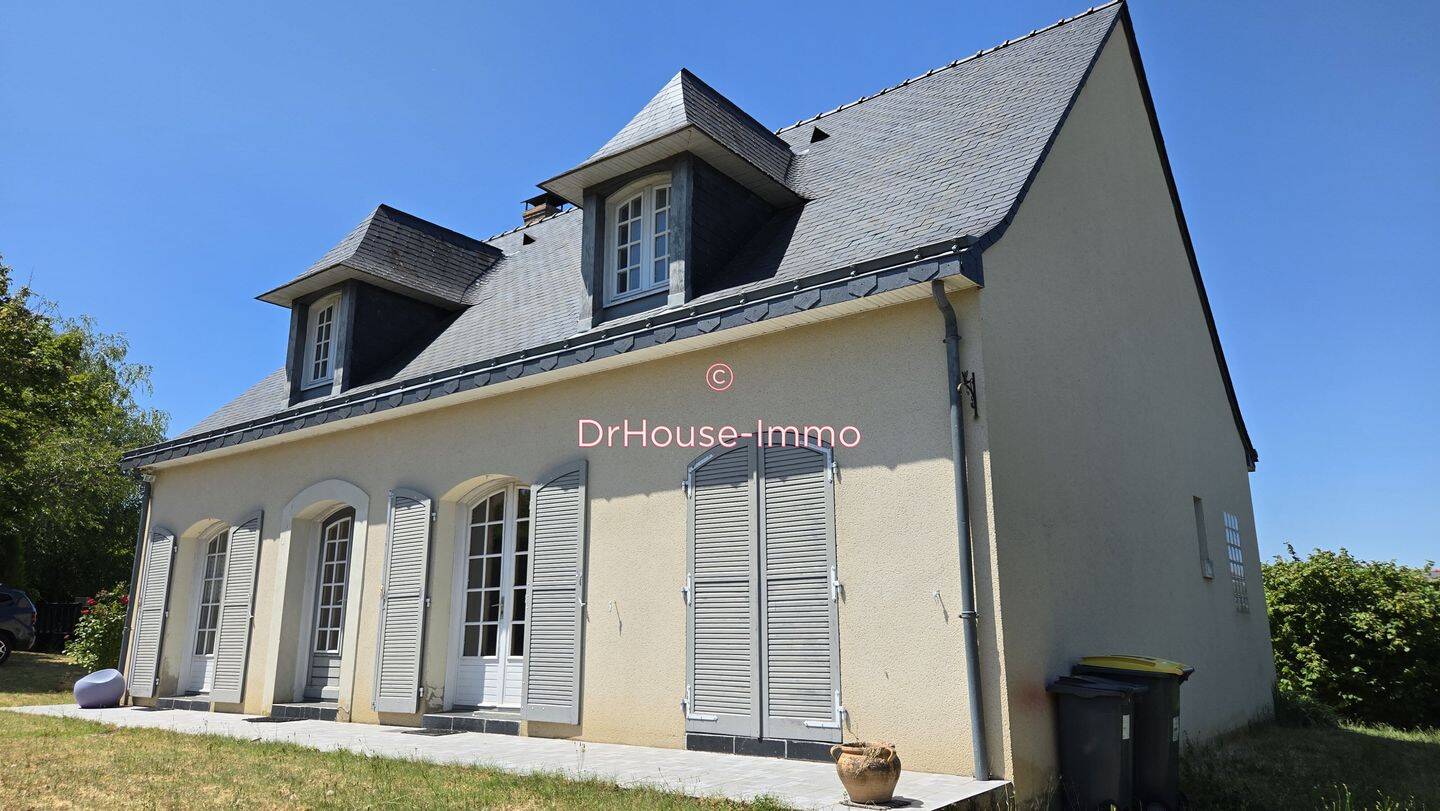 Maison 8 pièces 188 m² · à Jarzé Villages · 188 m² · 317 100 €