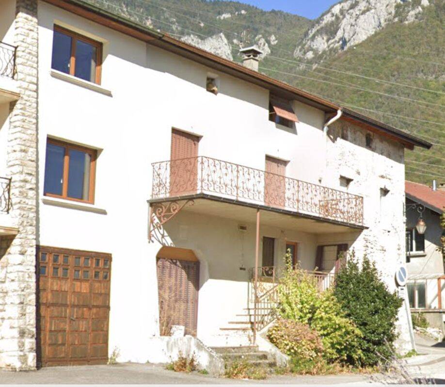 Maison 5 pièces 98 m² · à Léaz · 98,3 m² · 1 850 €/mois