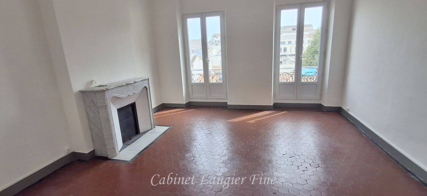 Appartement 3 pièces 73 m² · à Marseille 6ème Arrondissement · 73 m² · 910 €/mois