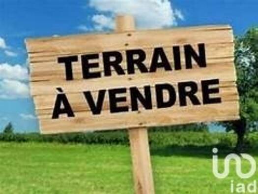 Terrain constructible à vendre 11 990 € 659 m² de terrain Giat 63620