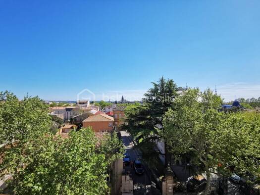 Appartement à vendre 265 000 € 3 pièces 2 chambres 68 m² Étage 4/5 Les Bressons Salon-de-Provence 13300