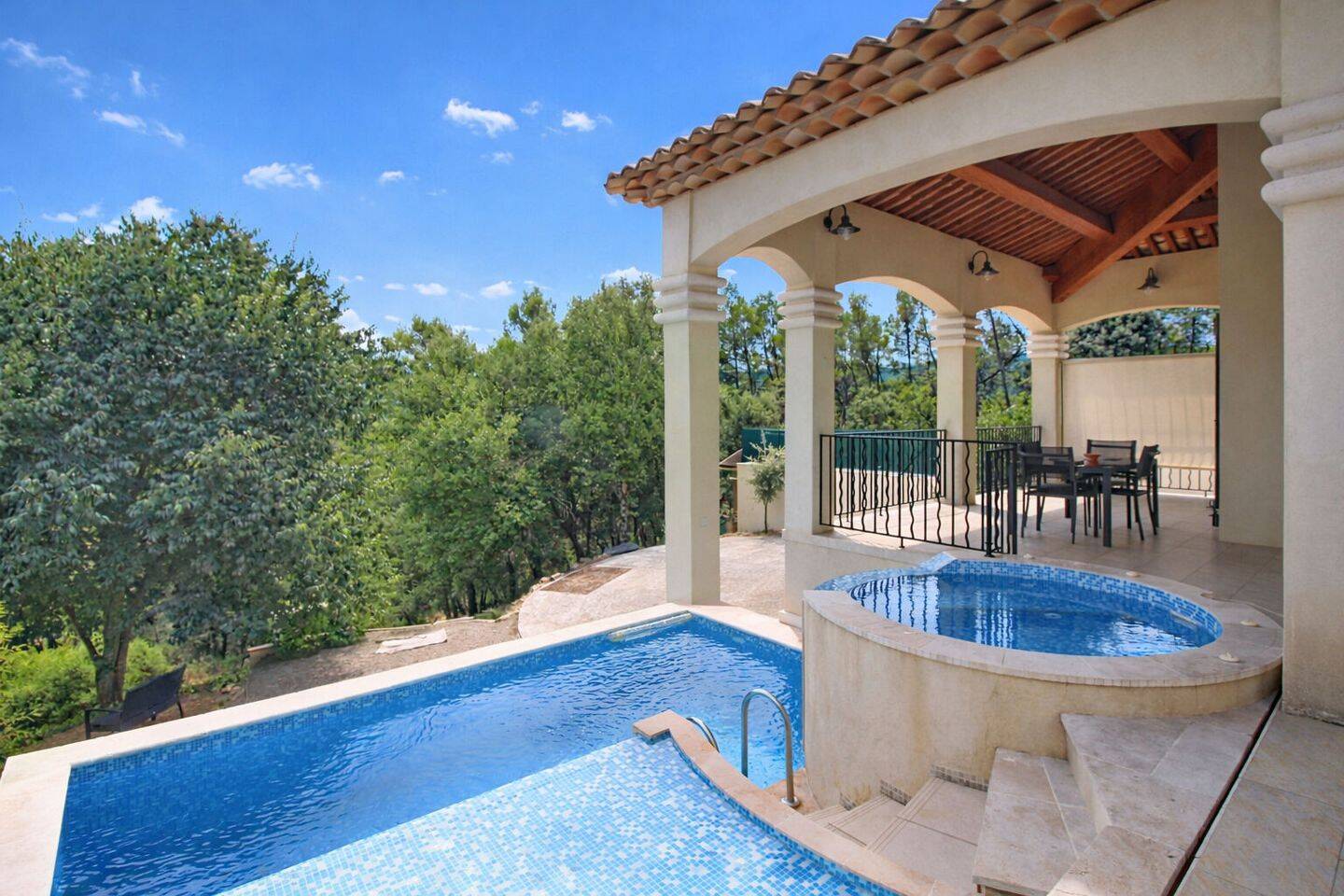 Maison 5 pièces 180 m² · à Le Thoronet · 180 m² · 681 000 €