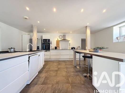 Villa à vendre 423 900 € 7 pièces 6 chambres 259 m² 3 246 m² de terrain Dol-de-Bretagne 35120