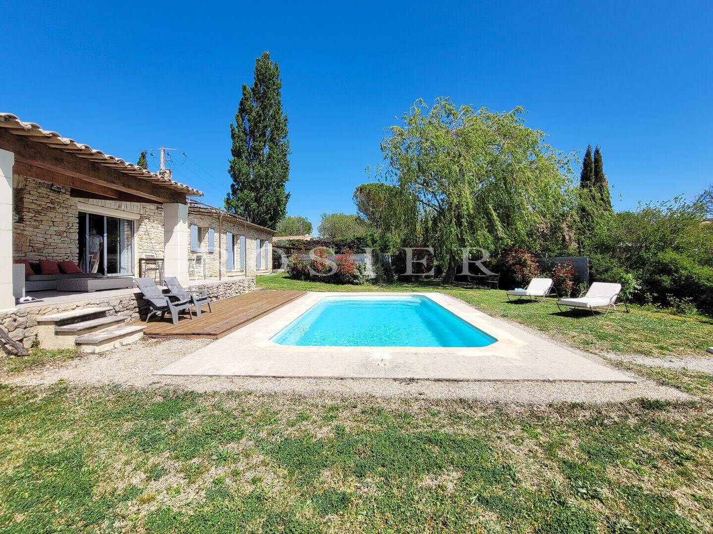 Maison 143 m² · à Gordes · 143 m² · 742 000 €