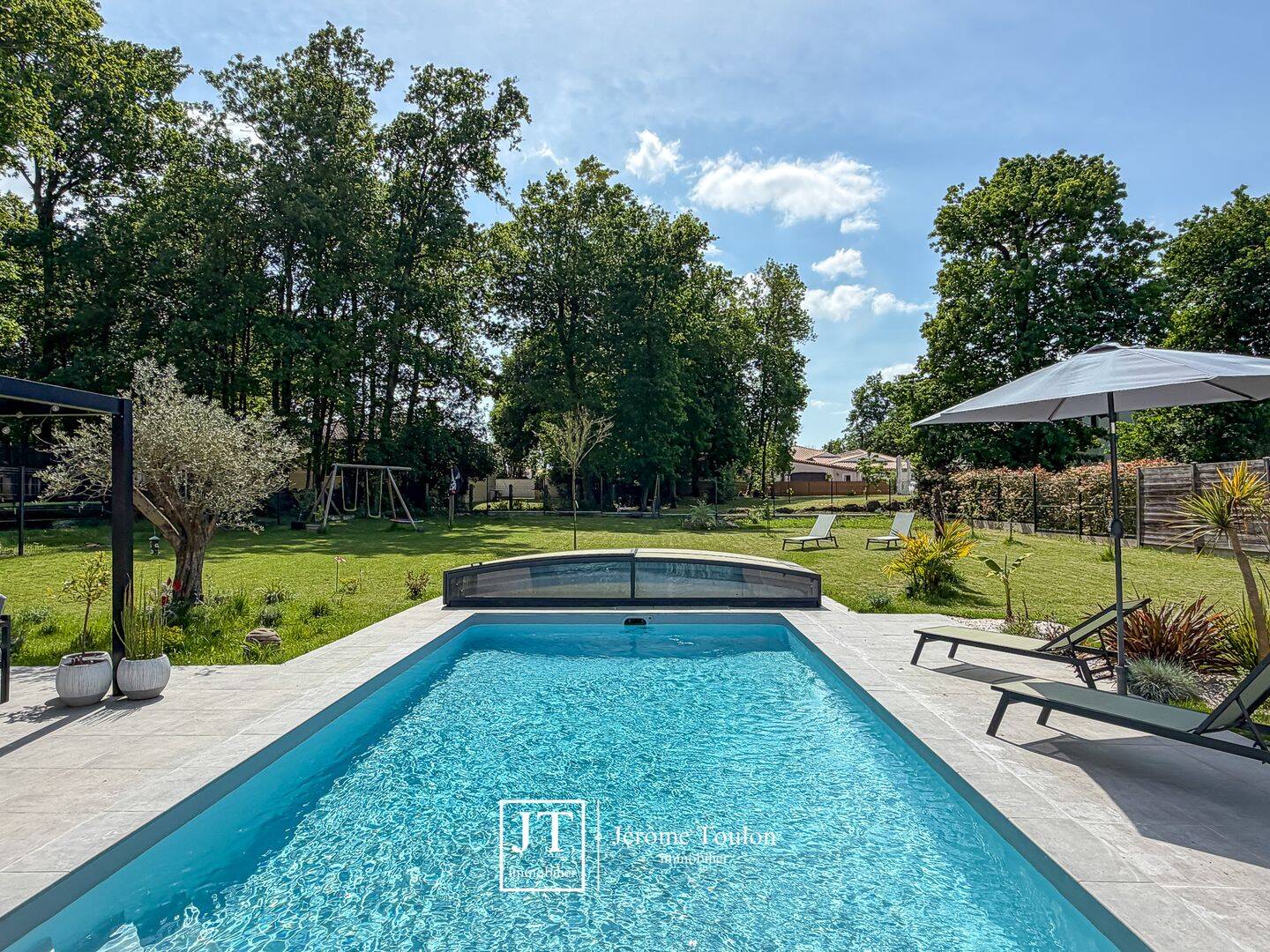 Maison 6 pièces 196 m² · à Breuillet · 196 m² · 858 000 €