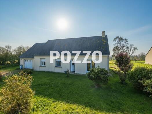 Maison de plain-pied à vendre 218 000 € 4 pièces 3 chambres 94 m² 2 594 m² de terrain Saint-Maurice-en-Cotentin 50270