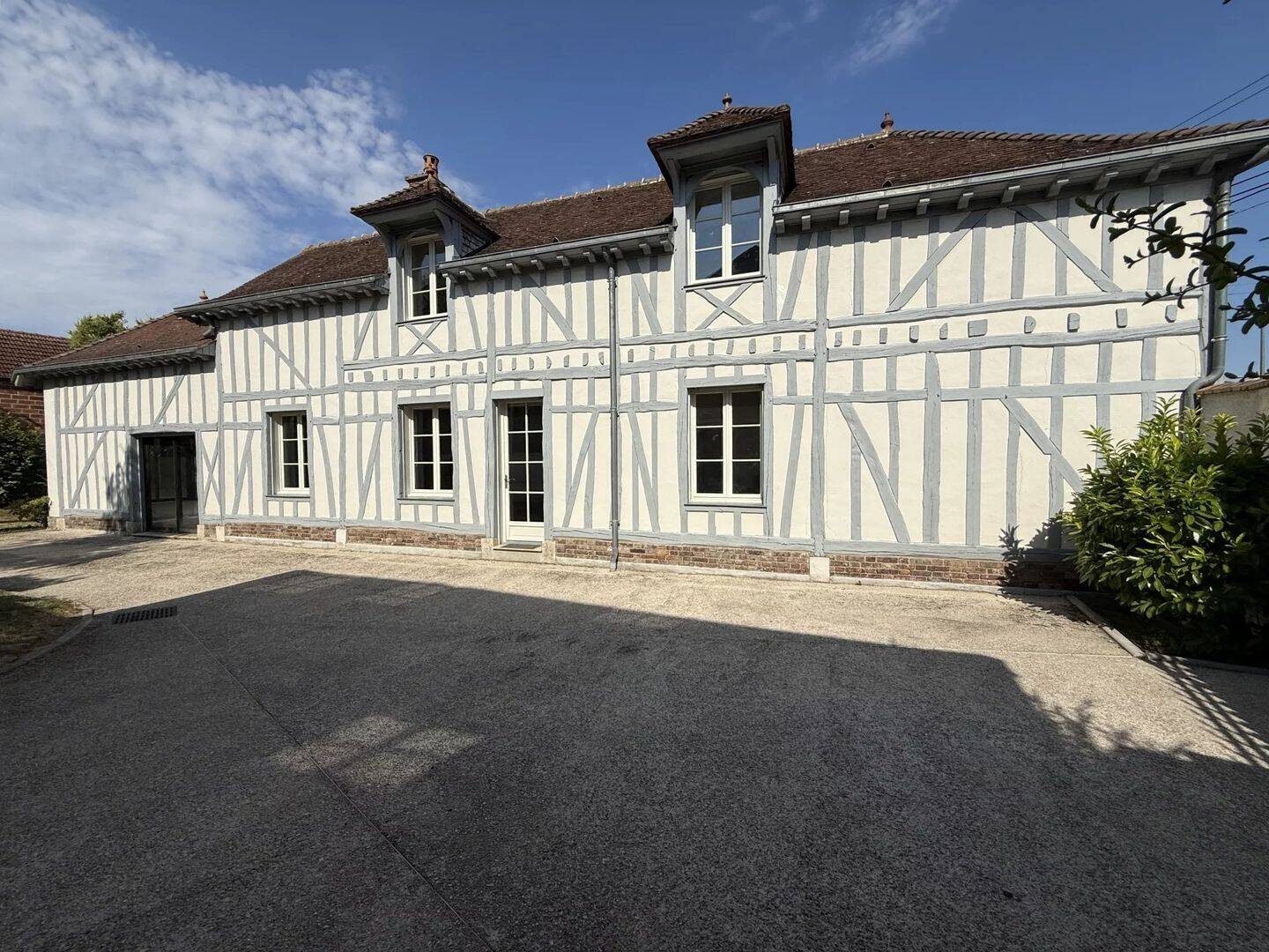 Maison 1 pièce 191 m² · à Troyes · 191 m² · 349 000 €