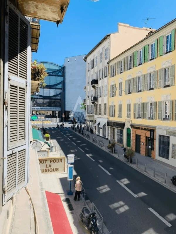 Appartement 4 pièces 100 m² · à Nice · 100 m² · 3 650 €