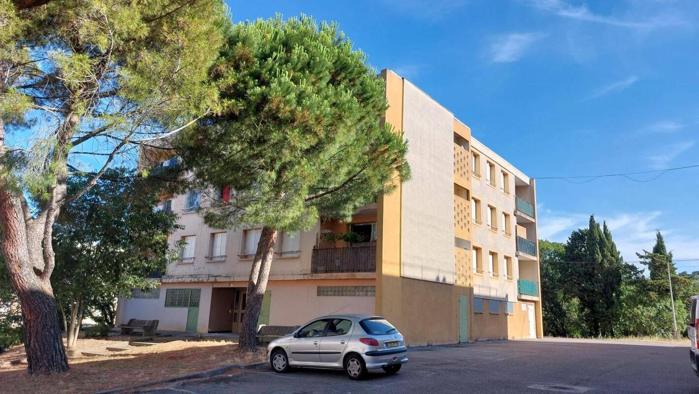 Appartement 4 pièces 74 m² · à Mondragon · 74 m² · 420 €