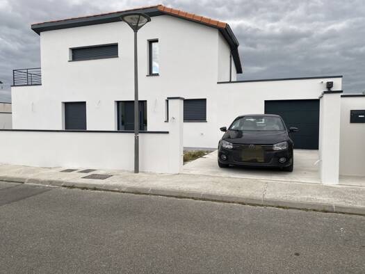 Maison à louer 1 650 € 4 pièces 3 chambres 114 m² 340 m² de terrain Ecoles-Menude Plaisance-du-Touch 31830