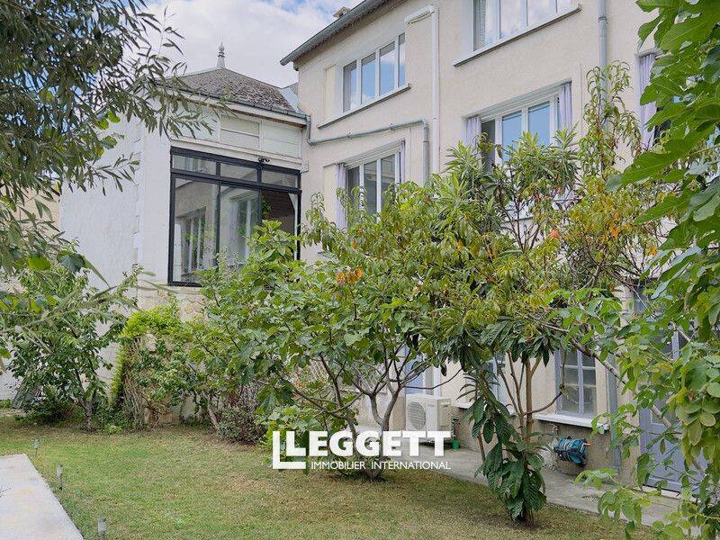 Maison 7 pièces 233 m² · à Issoudun · 233 m² · 389 900 €