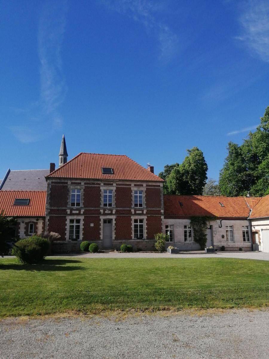 Maison 10 pièces 230 m² · à Villers-Châtel · 230 m² · 1 400 €/mois
