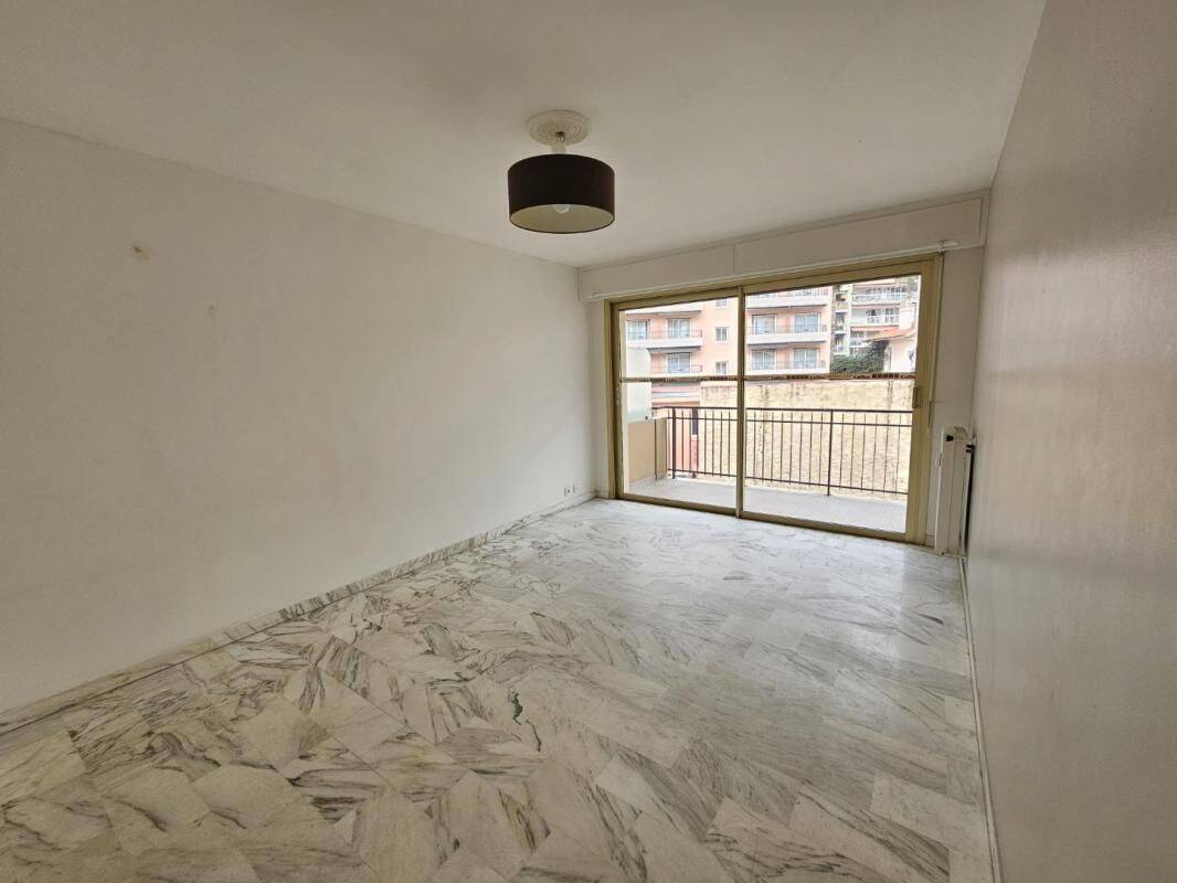 Appartement 2 pièces 44 m² · à Antibes · 44 m² · 856 €