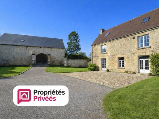 Maison à louer 1 900 € 11 pièces 6 chambres 290 m² 500 m² de terrain Centre Ville Crépy-en-Valois 60800