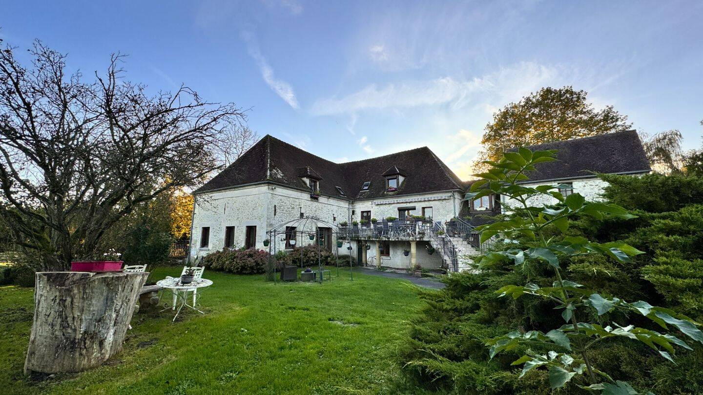 Maison 10 pièces 258 m² · à Noailles · 258 m² · 645 000 €