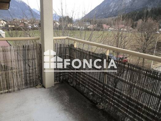 Appartement à louer 710 € 2 pièces 1 chambre 40 m² 2ème étage Est Saint-Pierre-en-Faucigny 74800