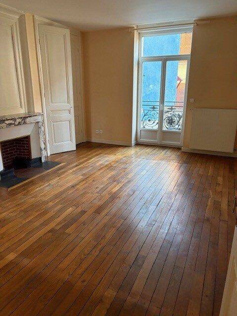 Appartement 3 pièces 100 m² · à Cours · 100 m² · 500 €