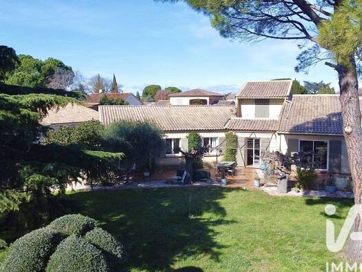 Maison à vendre 369 000 € 7 pièces 6 chambres 158 m² Lapalud 84840