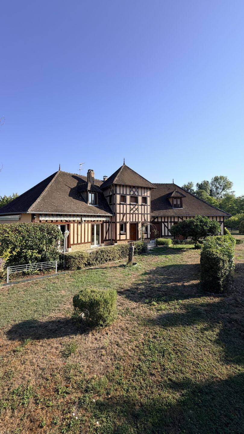 Maison 8 pièces 307 m² · à Saint-Lyé · 307 m² · 535 000 €