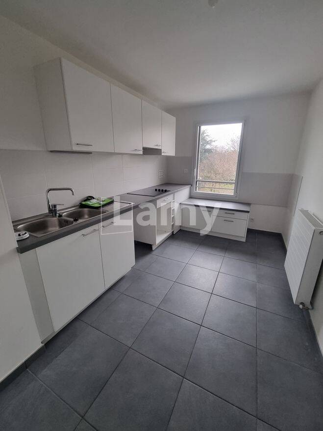 Appartement 3 pièces 76 m² · à Vénissieux · 75,6 m² · 1 094 €/mois
