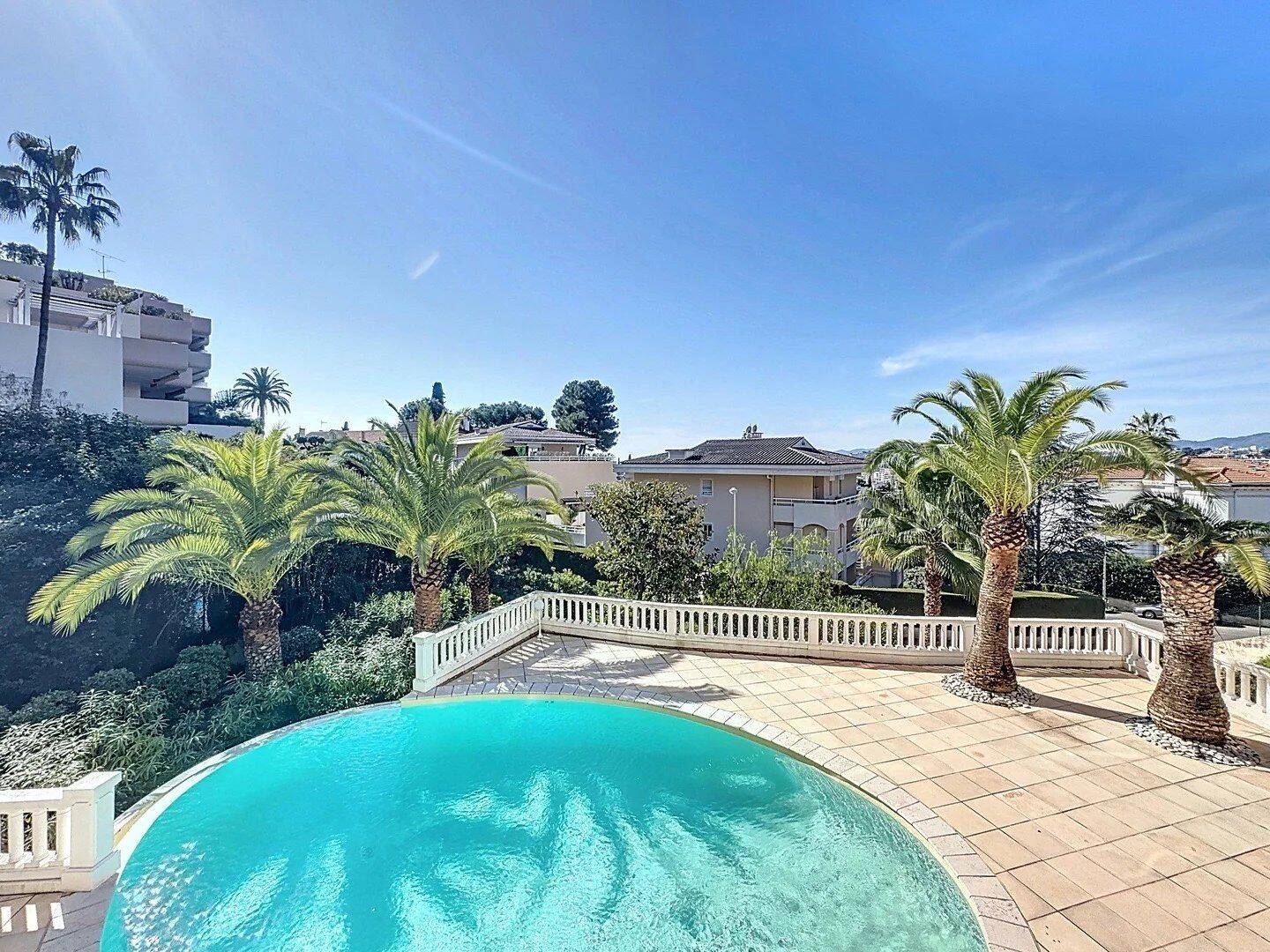 Appartement 4 pièces 112 m² · à Le Cannet · 112 m² · 2 500 €