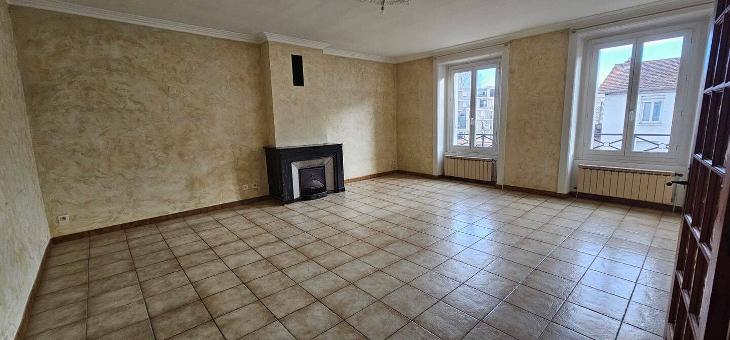 Appartement 4 pièces 93 m² · à Saint-Étienne · 93 m² · 69 900 €
