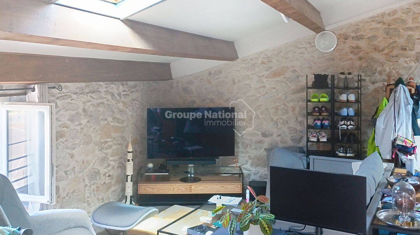Appartement 2 pièces 68 m² · à Pont-Saint-Esprit · 67,8 m² · 545 €