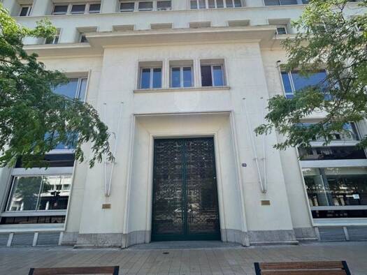 Espace bureau à vendre 3 359 402 € 1 368 m² de bureaux Centre Ville Le Havre 76600