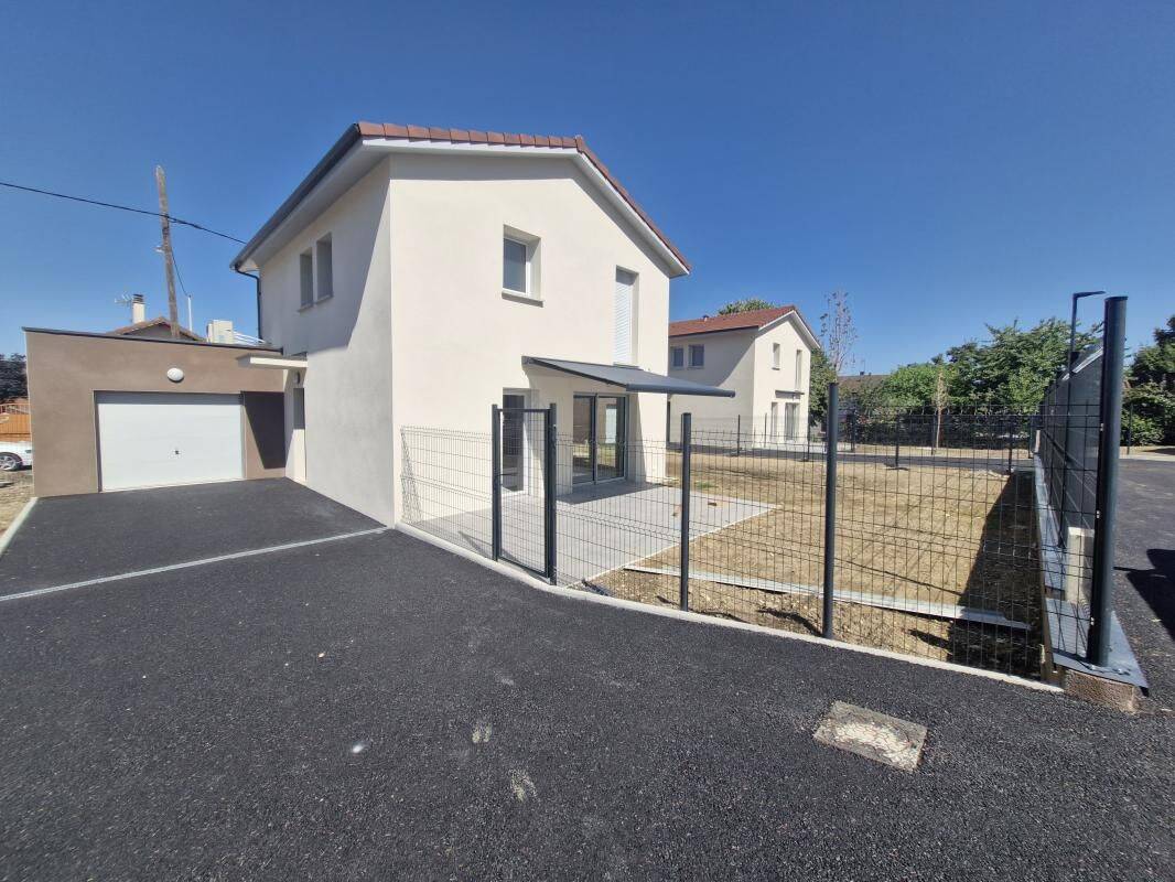 Maison 5 pièces 106 m² · à Bourgoin-Jallieu · 105,8 m² · 1 480 €/mois