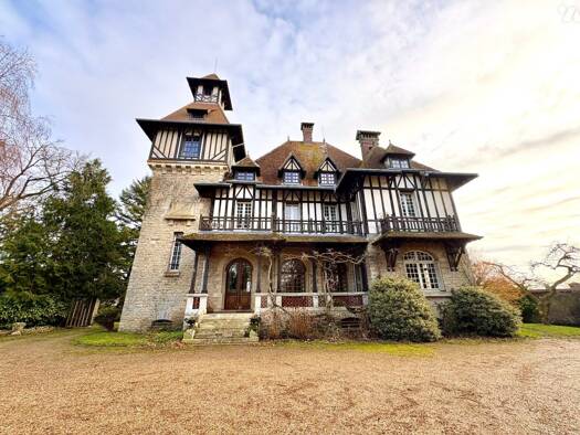 Maison à vendre 752 400 € 12 pièces 9 chambres 453 m² 26 568 m² de terrain Gournay-en-Bray 76220