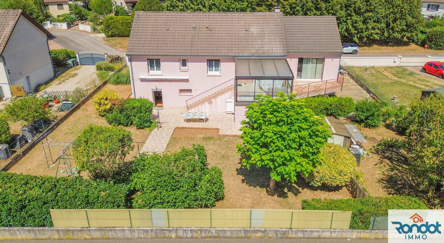 Maison 9 pièces 166 m² · à Bretenière · 166 m² · 400 000 €