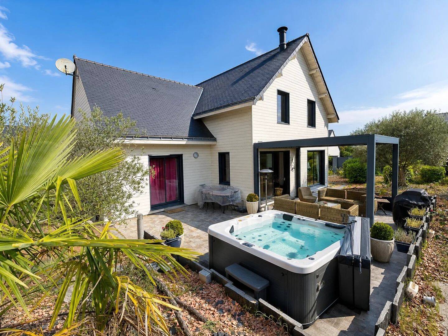 Maison 7 pièces 155 m² · à Longué-Jumelles · 155 m² · 324 000 €