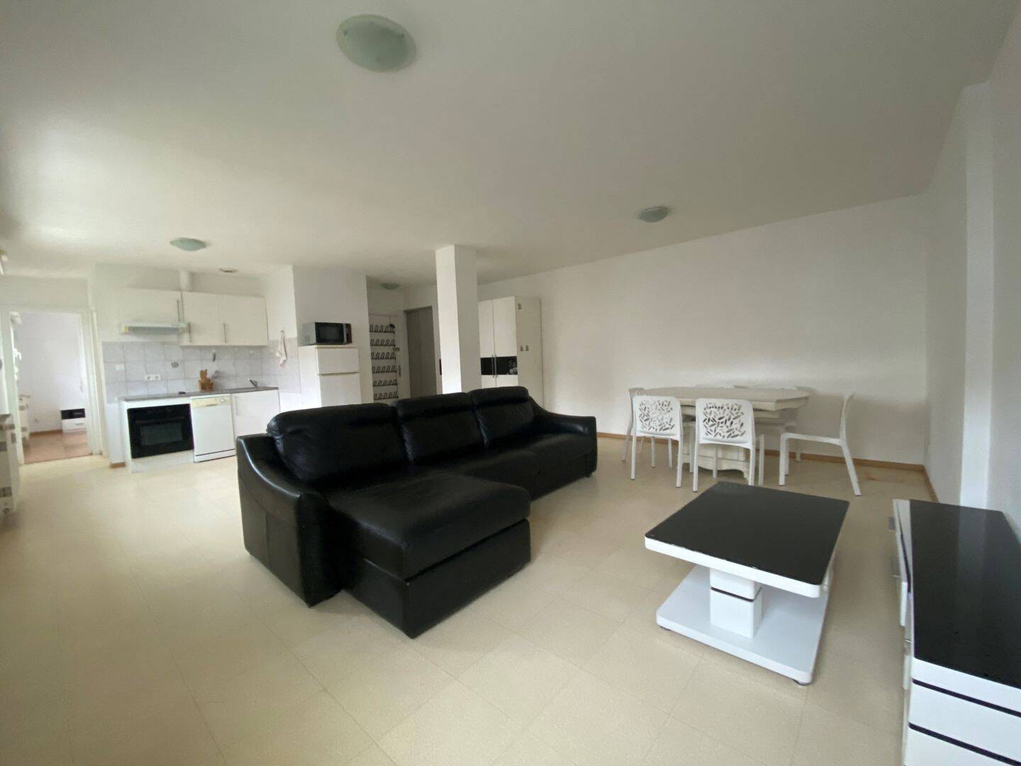 Appartement 2 pièces 60 m² · à Saint-Louis · 59,7 m² · 760 €/mois