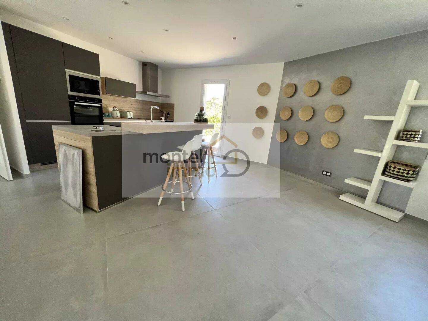 Maison 6 pièces 160 m² · à Montélimar · 160 m² · 1 890 €