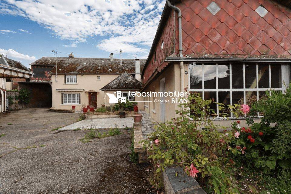 Maison 6 pièces 241 m² · à Yerville · 241 m² · 222 000 €
