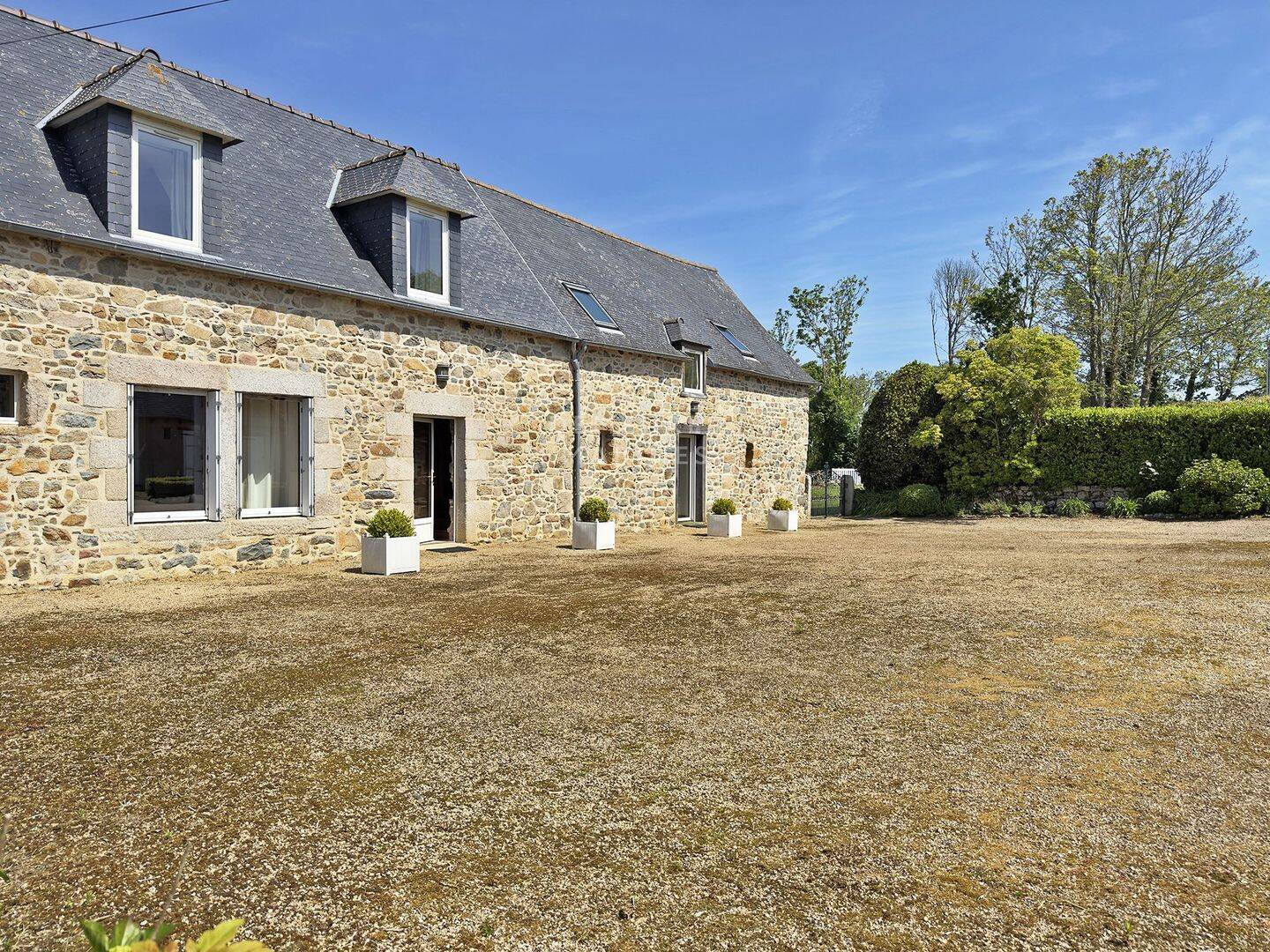 Maison 6 pièces 158 m² · à Plougrescant · 158 m² · 824 000 €
