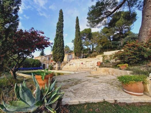 Maison à vendre 798 000 € 10 pièces 2 chambres 130 m² 5 920 m² de terrain Centre Ancien-Cros-Lotins Éguilles 13510