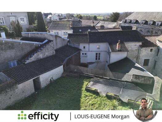 Maison de ville à vendre 108 000 € 6 pièces 4 chambres 145 m² 428 m² de terrain Mirebeau 86110