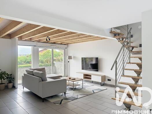 Duplex à vendre 428 000 € 4 pièces 3 chambres 96 m² RDC/2 Viry 74580