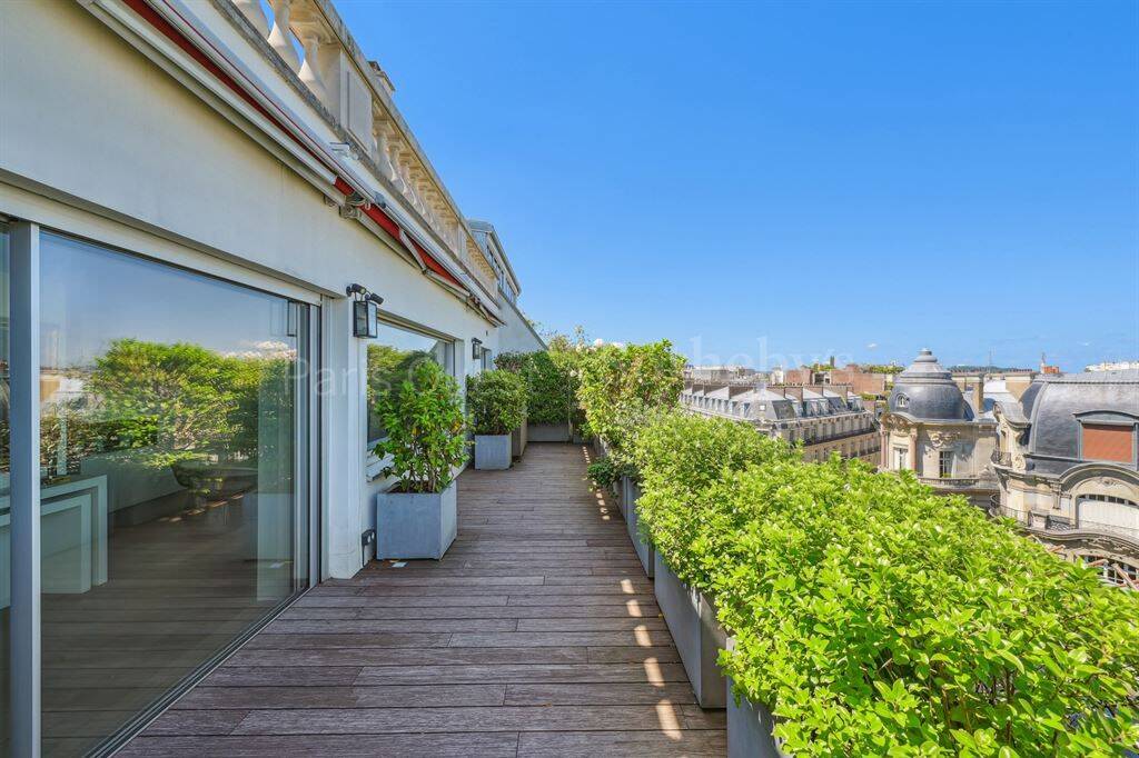 Appartement 3 pièces 116 m² · à Paris 16ème Arrondissement · 116 m² · 2 400 000 €