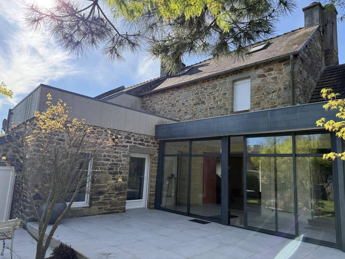 Maison 1 pièce 107 m² · à Plouguenast-Langast · 107 m² · 156 980 €