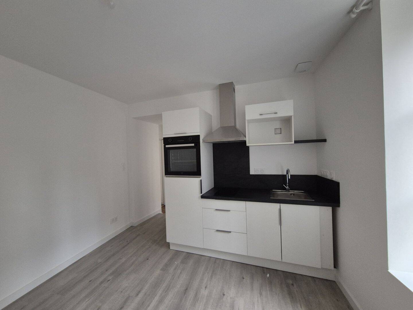Appartement 2 pièces 28 m² · à Saint-Aubin-du-Cormier · 27,8 m² · 434 €